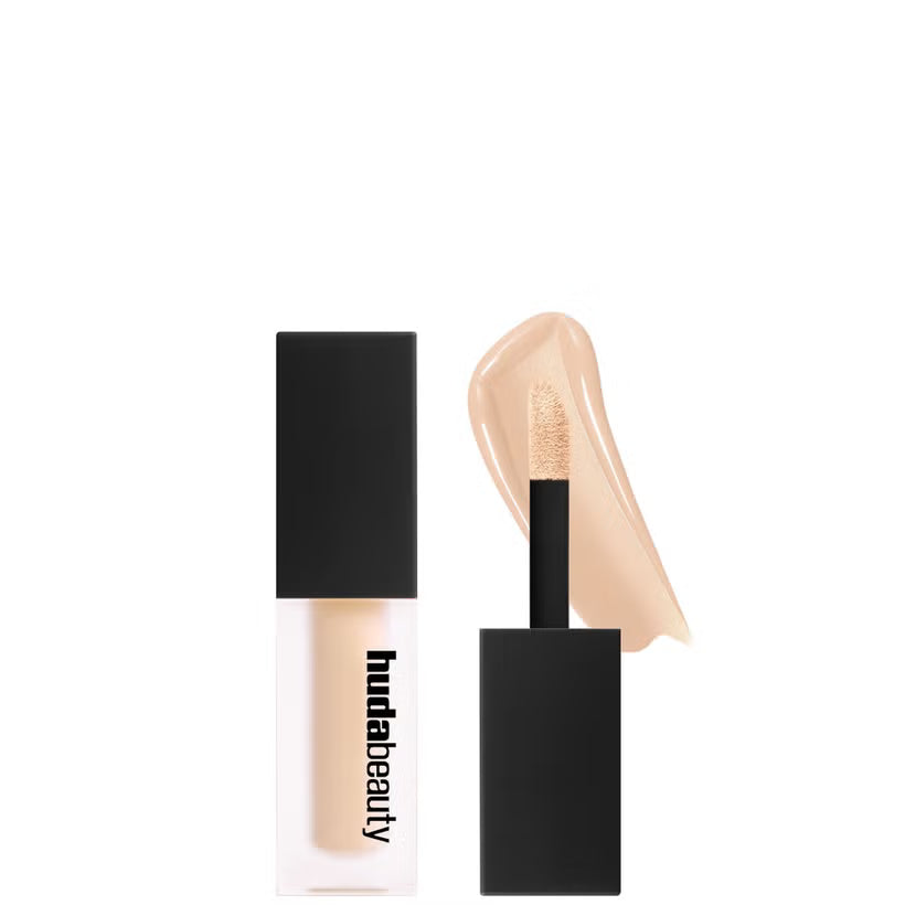 HUDA BEAUTY Faux Filter Concealer Mini – 1.7B Honey (2ml)